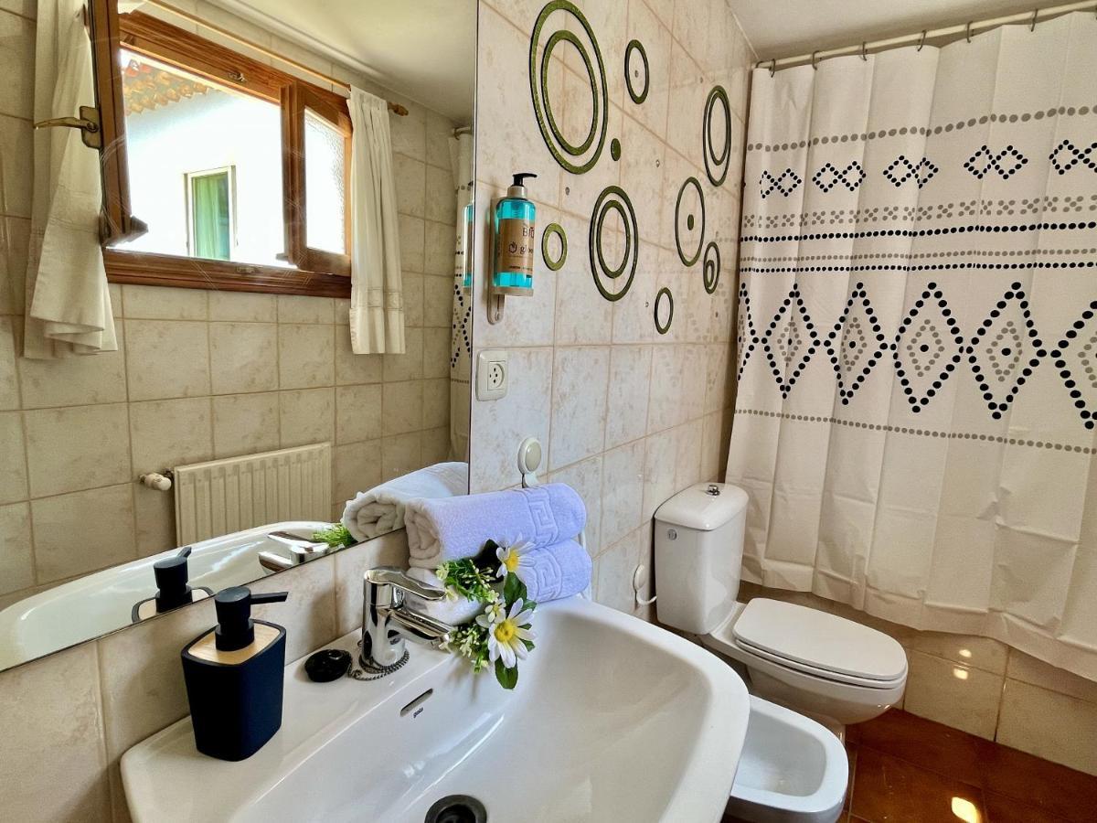 Hostal Nomadas By Gloove Villalba de la Sierra Ngoại thất bức ảnh