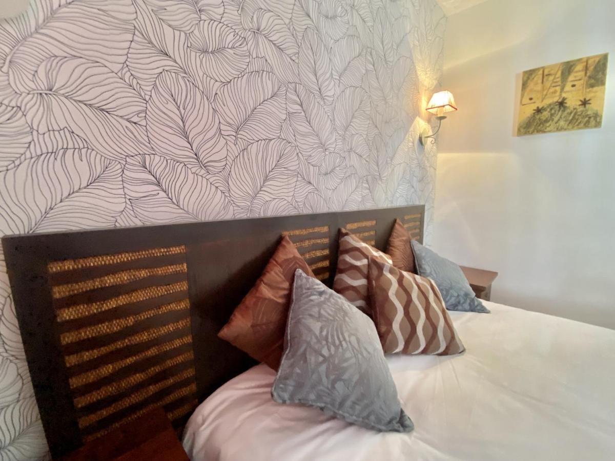 Hostal Nomadas By Gloove Villalba de la Sierra Ngoại thất bức ảnh